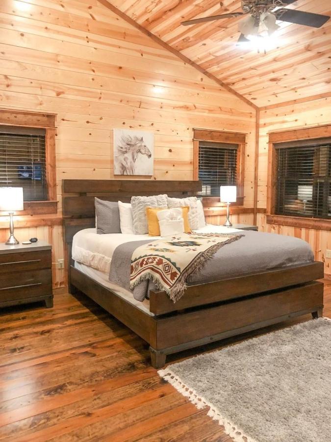 Stone Mountain Lodge 5000Sqft 6 Bed Game Room Pool Table Hot Tub Broken Bow Zewnętrze zdjęcie