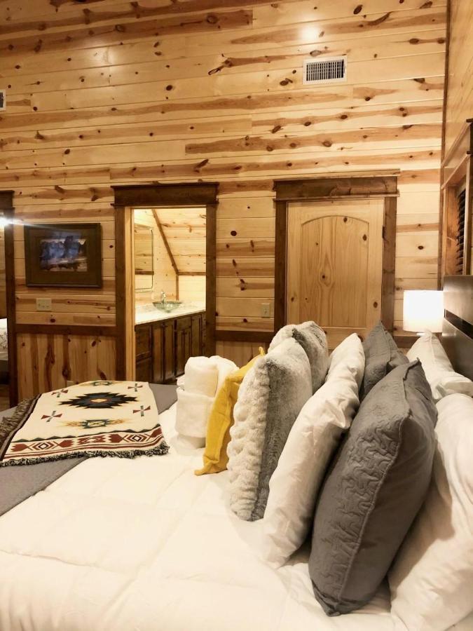 Stone Mountain Lodge 5000Sqft 6 Bed Game Room Pool Table Hot Tub Broken Bow Zewnętrze zdjęcie